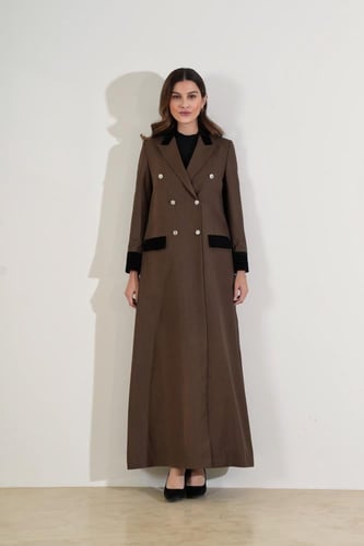 عباية بليزر شتوية جملي وأسود شمواه مع أزارير فضية