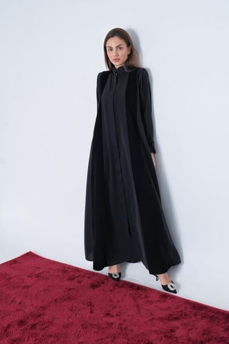 عباية كلوش كلاسيكية بتطعيمات من المخمل شمواه بسحاب...