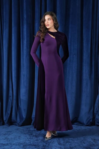 فستان سهرة ليلكي كريب ومخمل.