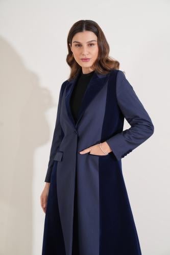 عباية بليزر كحلي مخمل شمواه وكريب كتان