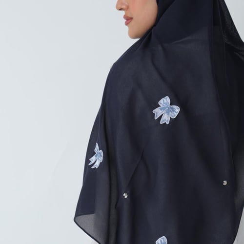 طرحة الفيونكة الزرقاء