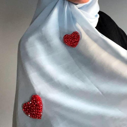 طرحة القلوب الحمراء