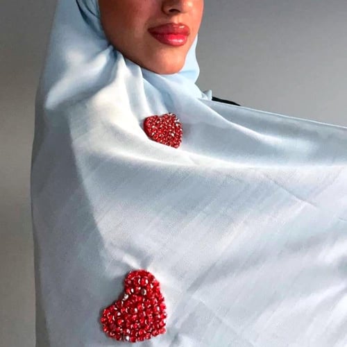 طرحة القلوب الحمراء