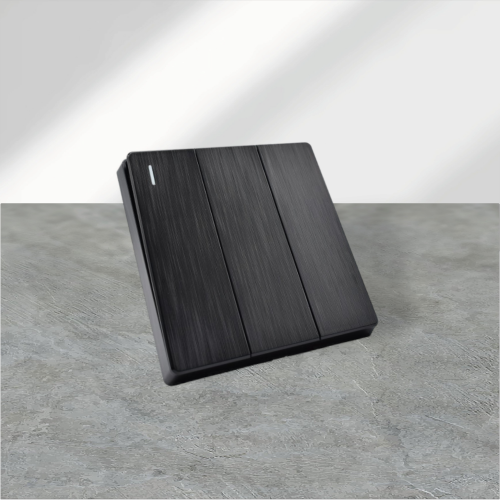 مفتاح ثلاثي اسود مطفي الرائد