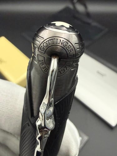 قلم مونت بلانك إصدار انزو فيراري