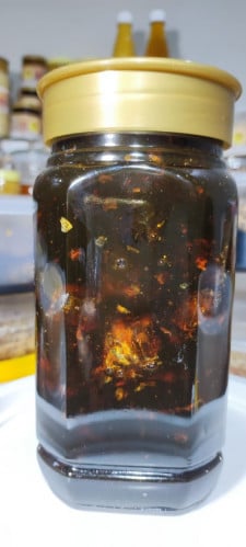 عسل الشوكة بقطع الشمع