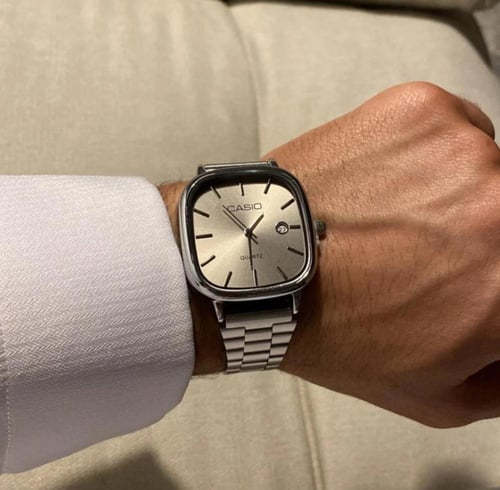 ساعه فضيه CASIO