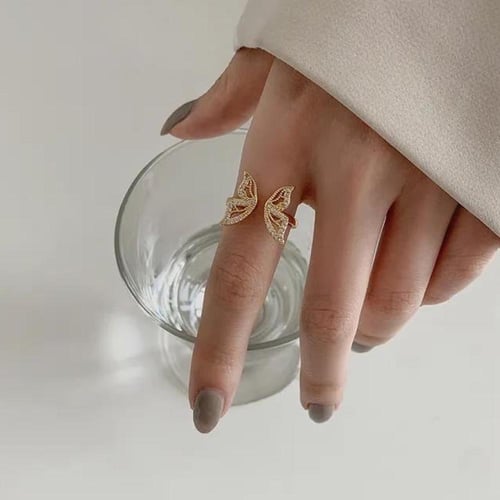 خاتم عناق الفراشة