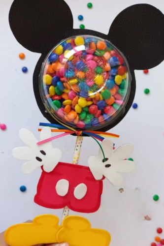 توزيعات حلوى مع الاقلام 18 حبه