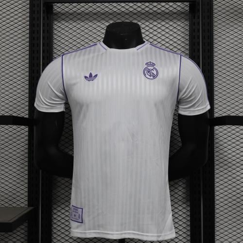 طقم ريال مدريد نسخة خاصة 2025-2026 ابيض