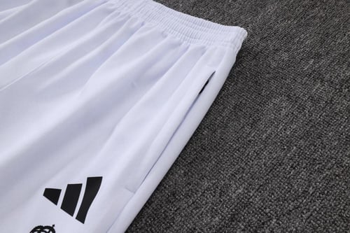 طقم تدريب شتوي ريال مدريد 2025-2026 جاكيت قبعة ابي...