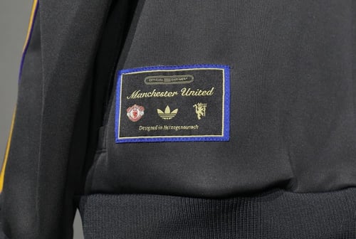 طقم جاكيت مانشستر يونايتد 2025-2026 اسود