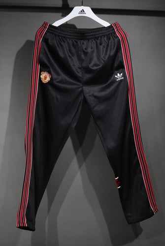 طقم جاكيت مانشستر يونايتد 2025-2026 اسود