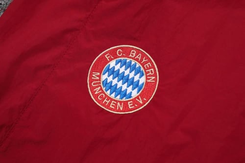 طقم جاكيت بايرن ميونخ 2024-2025 احمر