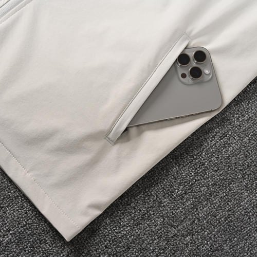 طقم تدريب شتوي انتر ميلان 2025-2026 ضد الماء ابيض