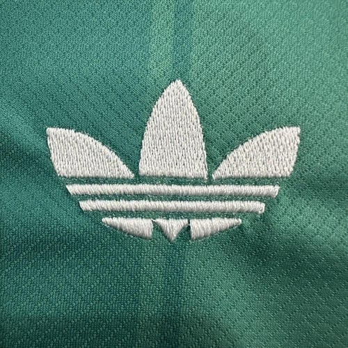 طقم ليفربول الثالث 2025-2026 مقاس جامبو كم طويل