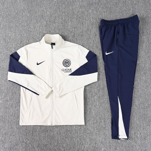 طقم تدريب شتوي انتر ميلان 2025-2026 ضد الماء ابيض