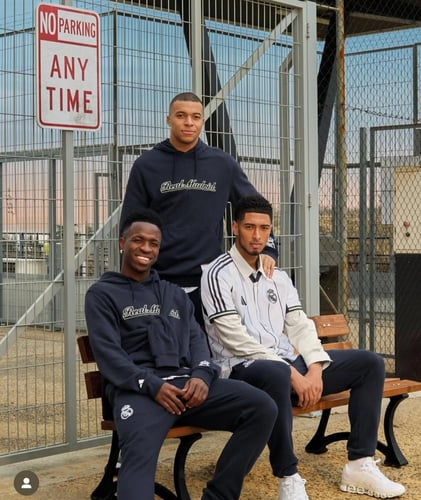 طقم بلوفر ريال مدريد 2025-2026 كحلي