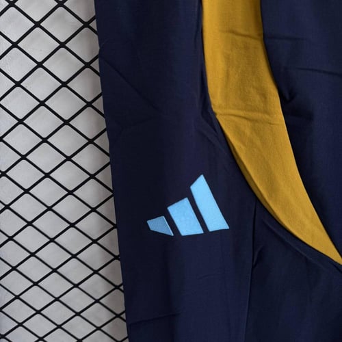 طقم تدريب شتوي ريال مدريد 2025-2026 ضد الماء ابيض