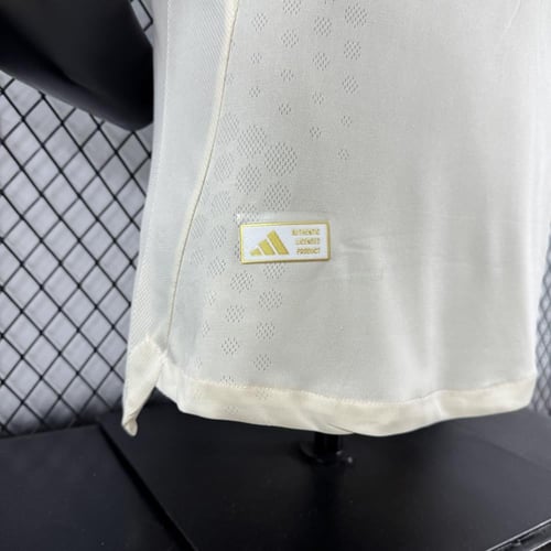 طقم ليفربول الاحتياطي 2025-2026