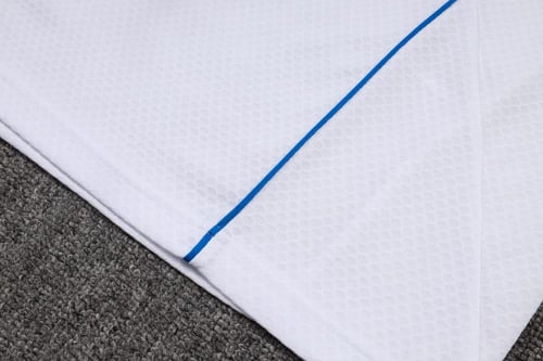 طقم تدريب صيفي بولو بايرن ميونخ 2025-2026 ابيض