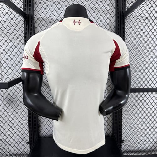 طقم ليفربول الاحتياطي 2025-2026