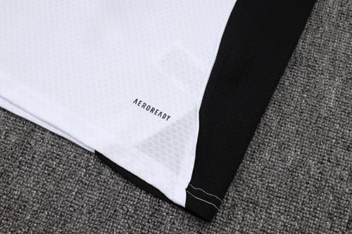 طقم تدريب صيفي ليفربول 2025-2026 ابيض