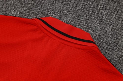 طقم تدريب صيفي بولو مانشستر يونايتد 2025-2026 احمر