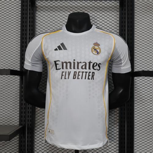 طقم ريال مدريد الاساسي 2025-2026