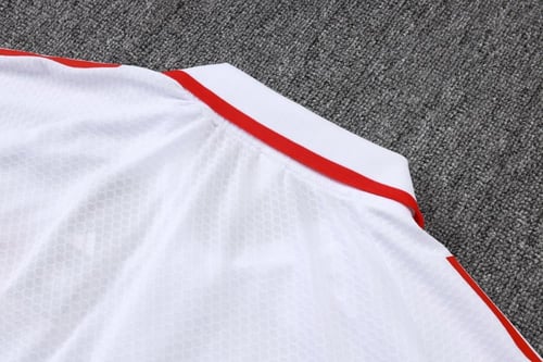 طقم تدريب صيفي بولو بايرن ميونخ 2025-2026 ابيض