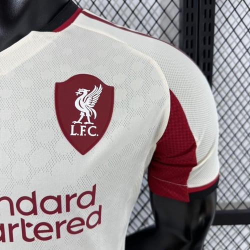 طقم ليفربول الاحتياطي 2025-2026