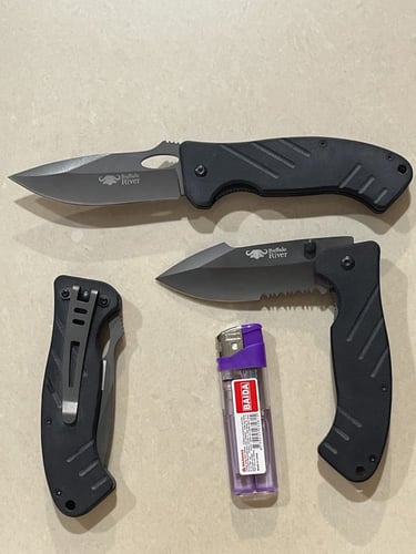 سكين صيد الجاموس صغير تتصفط بمقاسات واشكال مختلفة