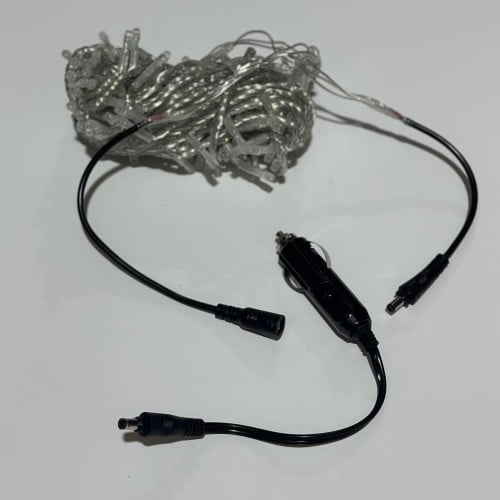 عقد بطول 10 متر و 100 عدسة تعمل على ولاعة السيارة