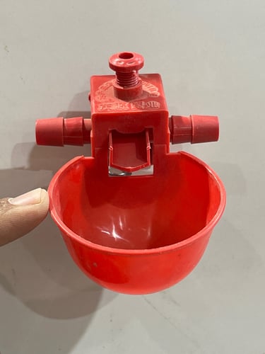 عوامة ماء بلاستيكية سهلة التركيب مناسب للدواجن