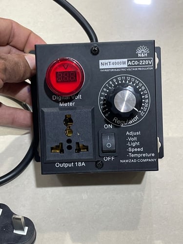 دايمر ومنظم الجهد الكهربائي 220 فولت ويتحمل إلى 40...