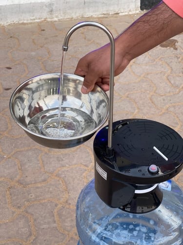 مضخة ماء متنقلة بقاعدة وحساس أو ضغاط وشاحن جالكسي