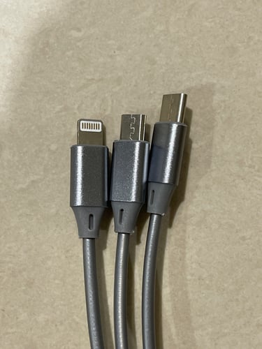 كيبل شواحن 3 منافذ لشحن الجوالات مع مكرة