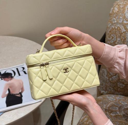 شنطة شانيل فانتي ( ماستر ) اصفر CHANEL Vanity
