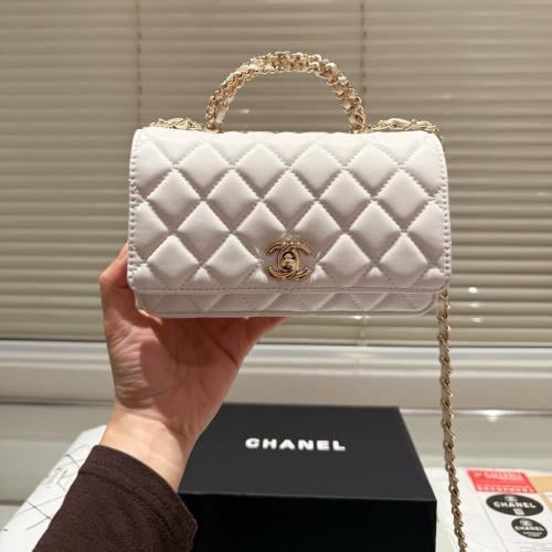 شنطه شانيل ابيض - CHANEL