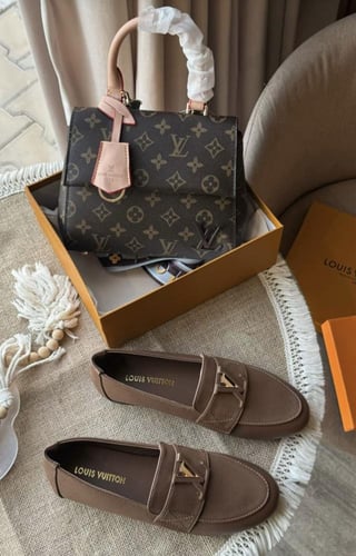 طقم LV لويس فيتون + الملحقات