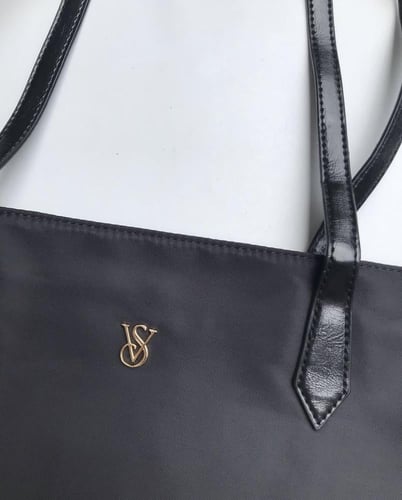 حقيبة فيكتوريا سيكريت اسود VICTORIAS SECRET