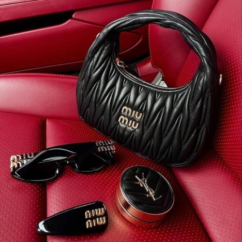 ( اسود ) Miu Miu - Black