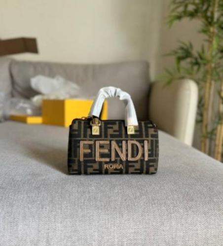 فـندي Fendi