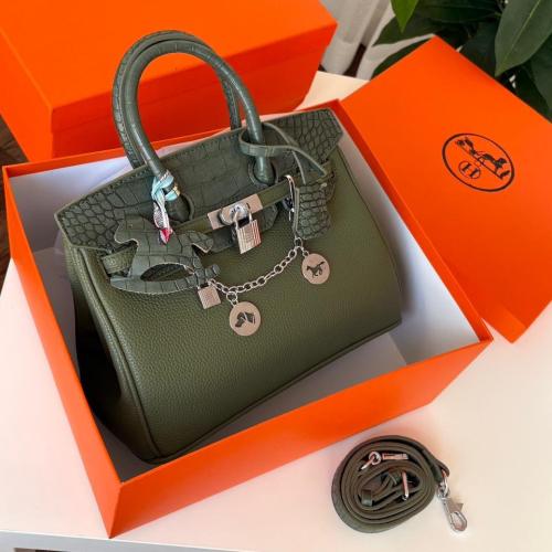 بيركن ( زيتي ) Hermès مع الملحقات