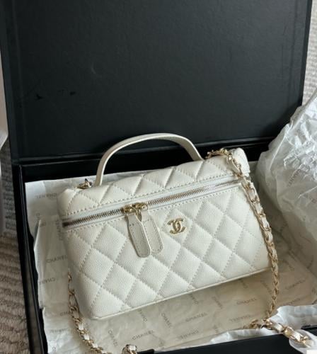 شنطة شانيل فانتي ( ماستر ) ابيض CHANEL Vanity