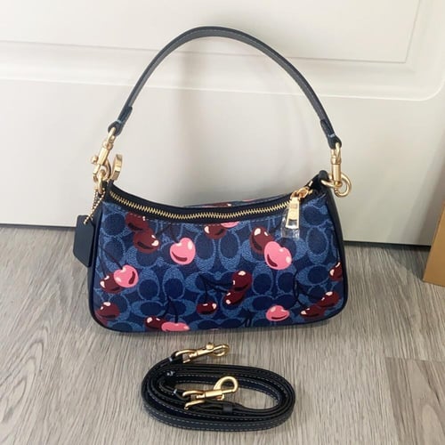 coach ( كوتش تشيري كحلي )