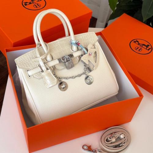 بيركن ( ابيض ) Hermès مع الملحقات