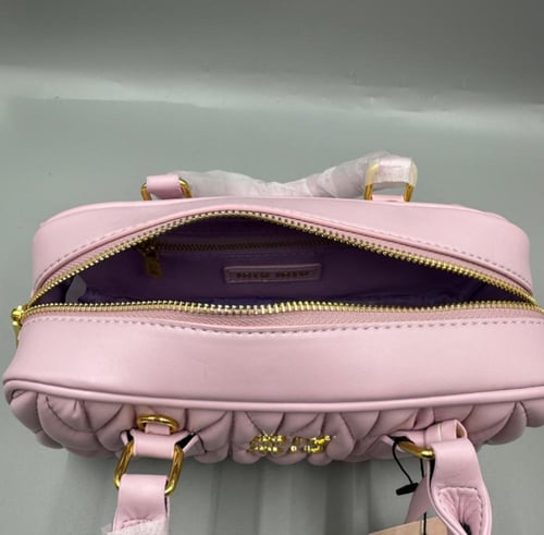 ( ميو ميو وردي فاتح ) MIU MIU