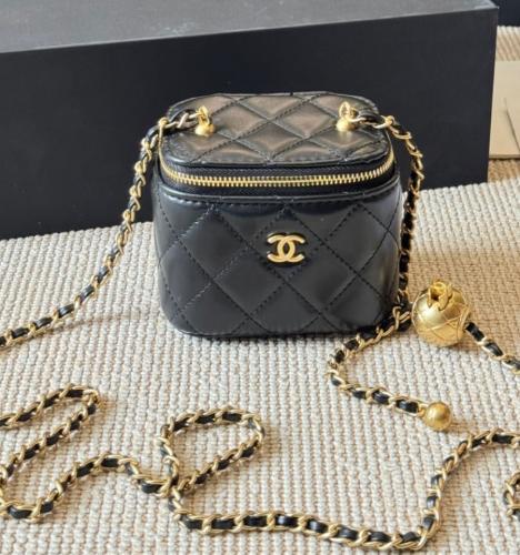 حقيبة شانيل اسود ميني