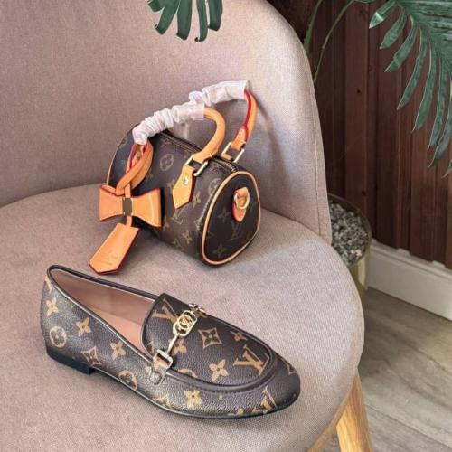 طقم LV لويس فيتون حقيبة + شوز مع الملحقات